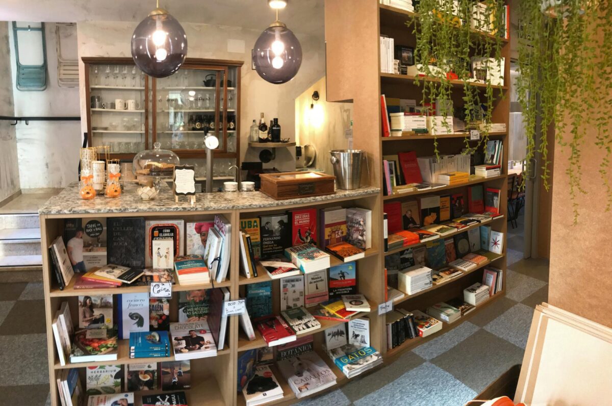 Café librería Madrid | Cafebrería Ad Hoc