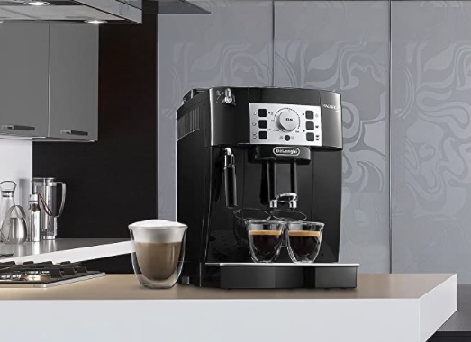 Como preparar el primer café en la cafetera superautomática Magnifica S